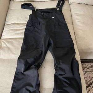 Burton snowboard/ski/snow bibs. Men’s large, black